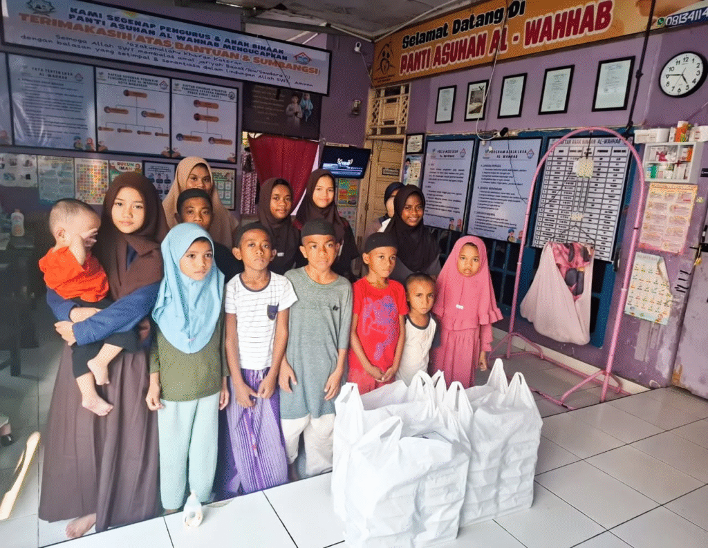 Donasi Dermawan Antar 400 Pax Nasi Dos di Program Jumat Berkah IKASMIN-SS