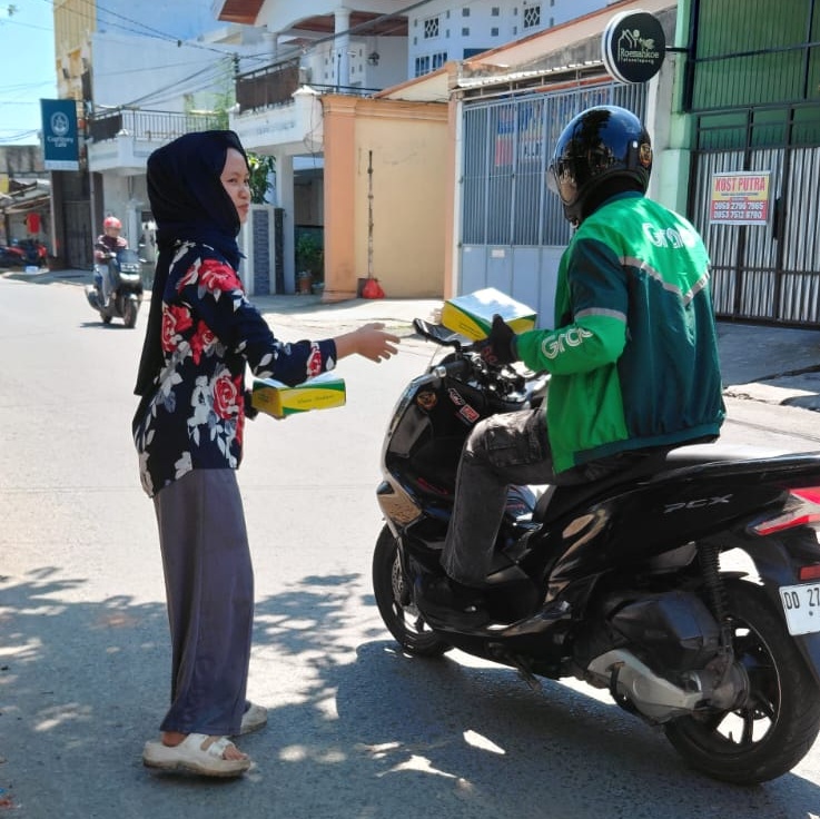 IKASMIN-SS Salurkan 280 Nasi Dos Melalui Program Jum’at Berkah, Wujud Nyata Semangat Fastabiqul Khairat di Perantauan