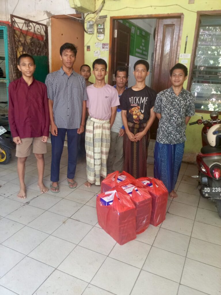 Manifestasi Episentrum Kebaikan: Program Jum’at Berkah IKASMIN-SS Salurkan 290 Paket Nutrisi, Rajut Solidaritas Tanpa Sekat
