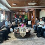 Dr. Sila H. Pulungan Terima Silaturahmi “Duo Datuak”: Harmoni Hukum dan Falsafah Adaptasi Nusantara Mengemuka di Ruang Kerja Kejati Sulsel