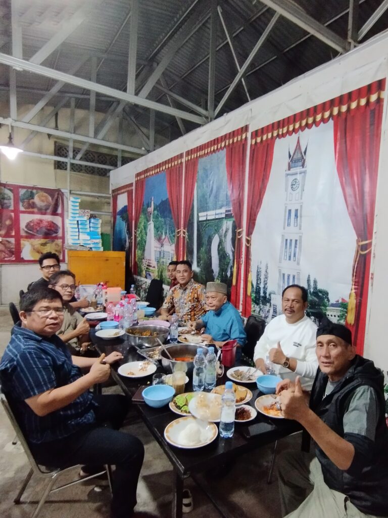 Resonansi Kebaikan di Bawah Naungan Ukhuwah: Pengurus Baru Tim Jum’at Berkah “Fastabiqul Khairat” IKASMIN-SS Gelar Konsolidasi Syiar Kedermawanan
