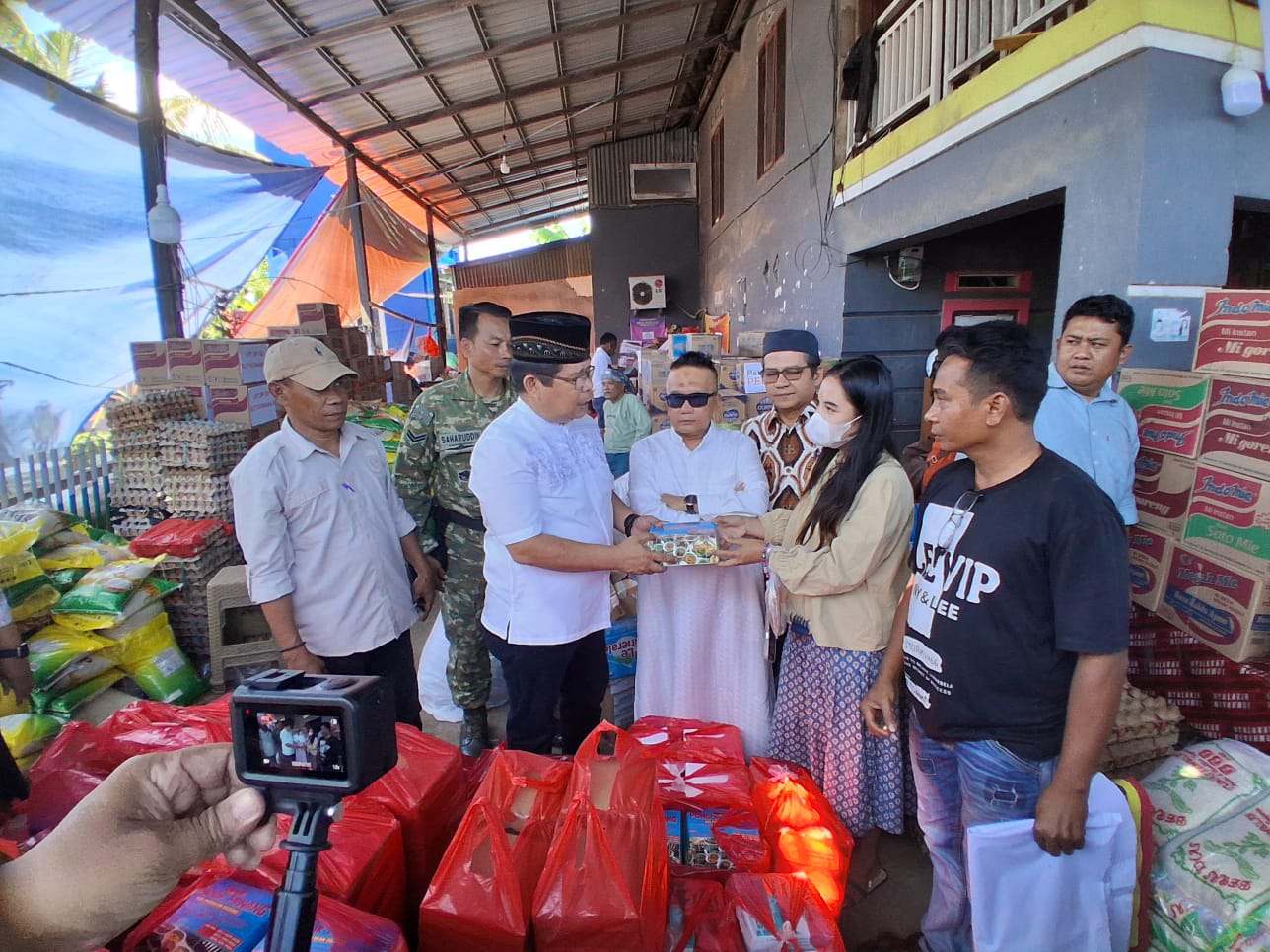 Simfoni Kemanusiaan Agustus: 700 Paket Jum’at Berkah IKASMIN-SS Membasuh Duka Warga Tallo