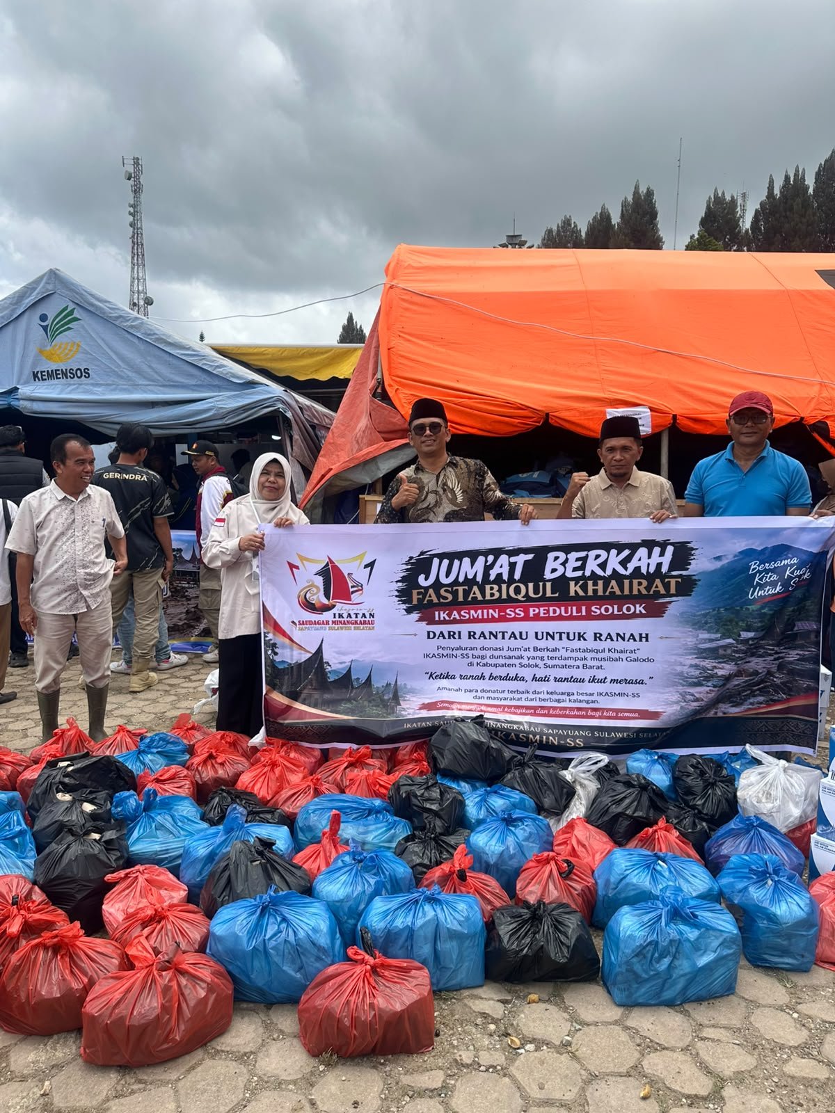 Dari Rantau Menembus Duka Solok: 1.000 Paket Jum’at Berkah IKASMIN-SS Mengalir untuk Korban Galodo